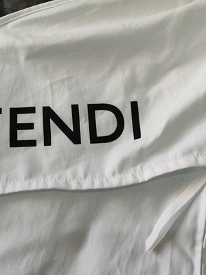 Fendi θήκη ταξιδιού για ρούχα σε λευκό, 155 x 65 εκ.