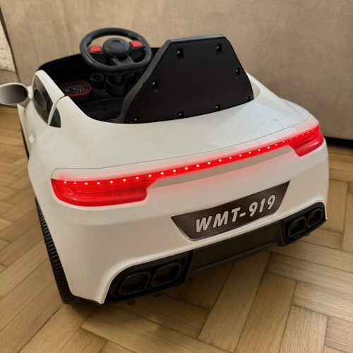 Mercedes CLS electric children's car like new with remote control
