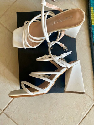 Sandals with thick heel like new, white, size 38