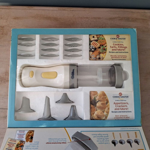 Wilton Cookie Master Plus Electric Cookie Press Vintage Complete Set