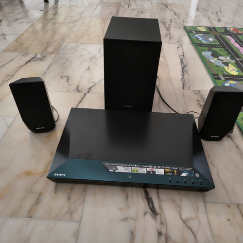 Sony BDV-EF1100 2.1 Home Theatre used, Bluetooth Wi-Fi NFC