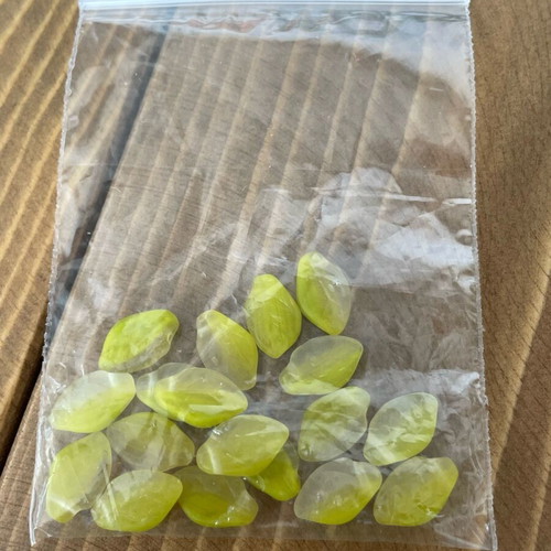 Pack of glass beads like new, 6 bags