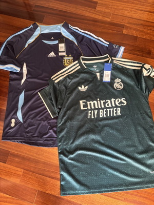 Adidas ποδοσφαιρικές μπλούζες Real Madrid και Argentina, σετ 2