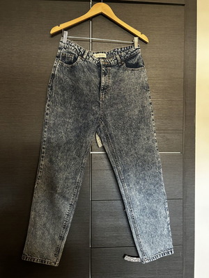 Bershka Vintage Mom Fit Jeans Size 40 Like New Blue