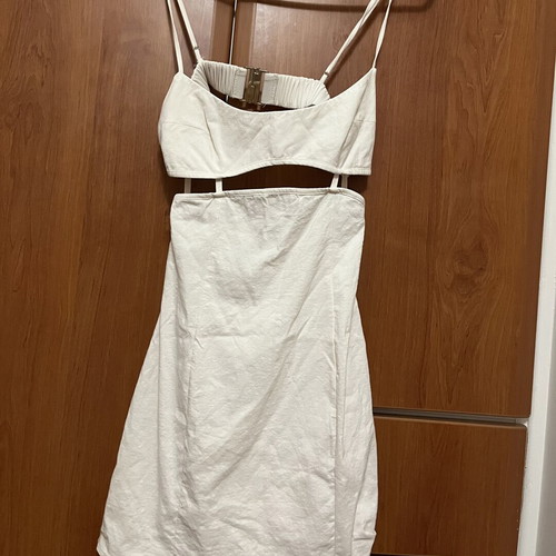 Zara white dress with open back, like new, size XS