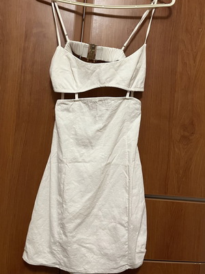 Zara white dress with open back, like new, size XS
