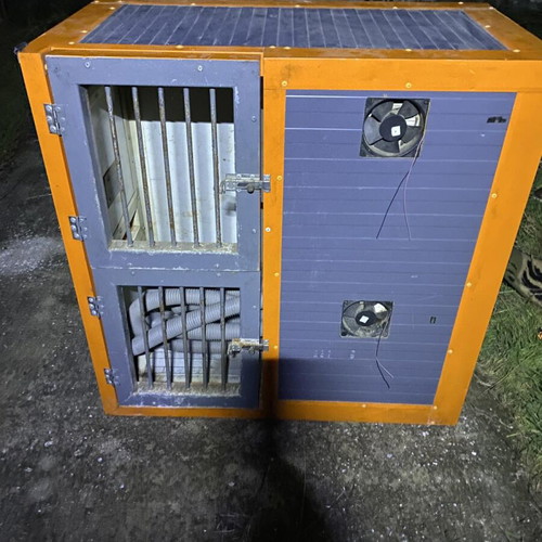 Theoprofil dog transport cage used with insulation and ventilation