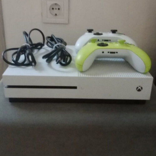 Xbox One S 1TB disc version used with 2 controllers