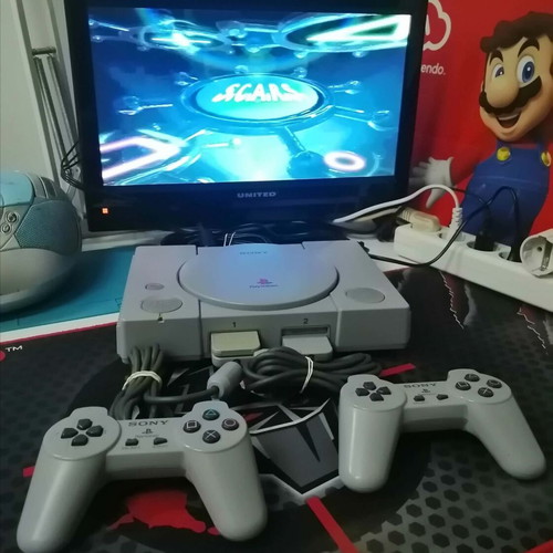 PlayStation 1 Fat SCPH-9002 console like new with 2 controllers and memory card