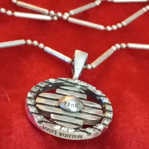 Silver 925 necklace with branded pendant, 40cm chain