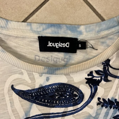 Desigual Women T-Shirt blue tie-dye paisley embroidered print size S like new