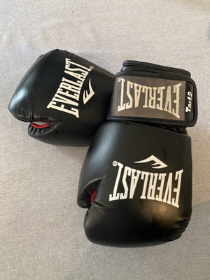 Γάντια πυγμαχίας Everlast σαν καινούργιο, λάθος νούμερο