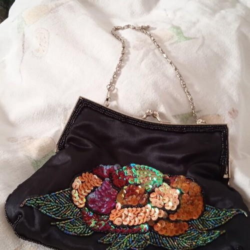 Kem Handbag like new with sequins and beads, detachable chain wallet