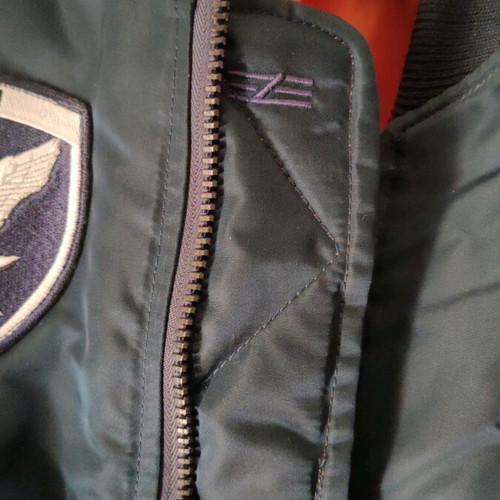 Flyer/bomber jacket unisex like new with air force patches