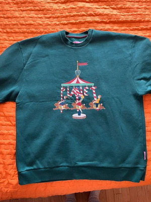 Karavan sweatshirt like new, green, one size