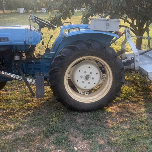 Hinomoto 1975E230 vineyard tractor used with 1.20x1.20 rotary tiller