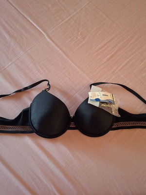 Black bra, new, unworn