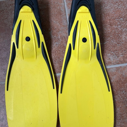 Fins used, size 34-35, yellow