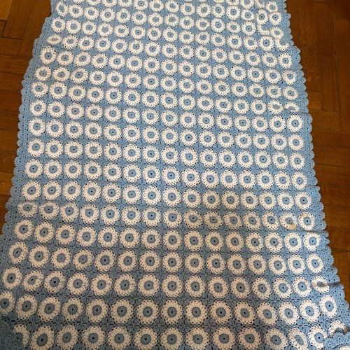 Handmade crocheted blanket used, 1.35x76 cm