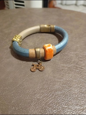 Bracelet like new, in very good condition