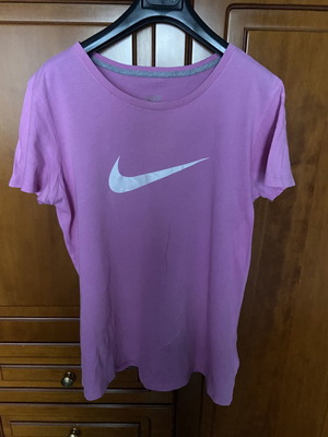 Γυναικεία μπλούζα Nike σαν καινούργιο, μέγεθος L