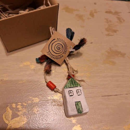 Handmade ceramic house 8 cm new with its box