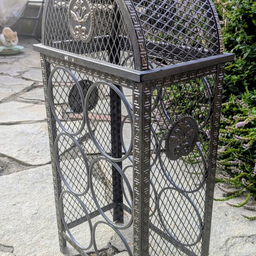Metal wine rack 6 bottles, like new
