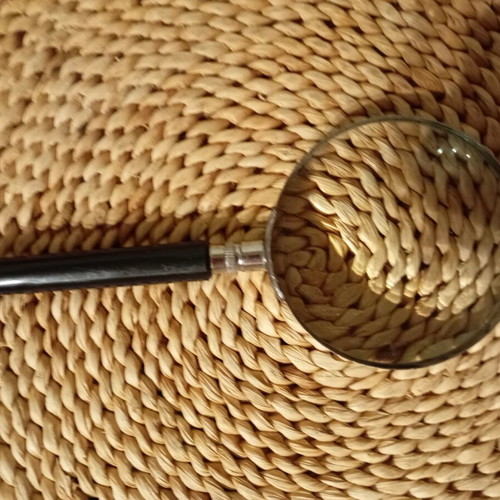 Vintage magnifying glass like new, 17 cm height, 8 cm diameter