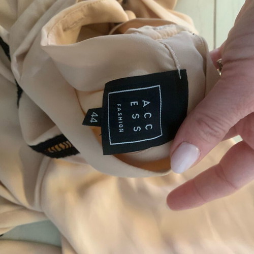 Access blouse size 44 like new, black and beige