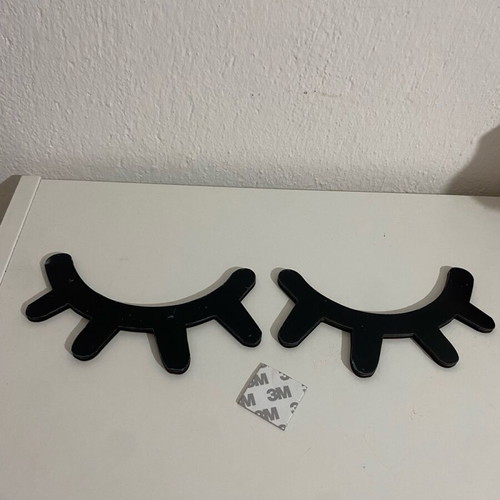 Decorative eyelashes like new