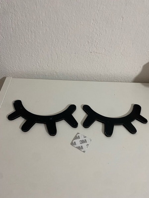Decorative eyelashes like new
