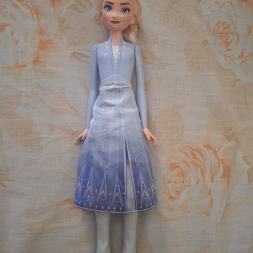Elsa doll used from Frozen 2 movie with light feature