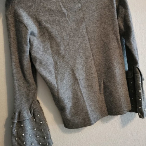 Wool sweater with pearls used, size small
