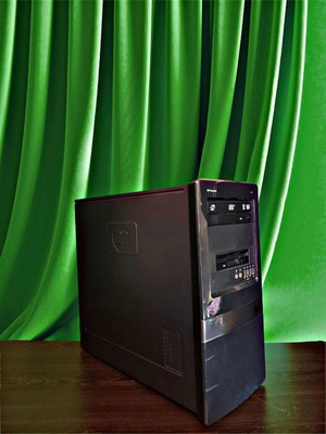 HP Elite Desktop like new, budget quad-core computer for work and light gaming