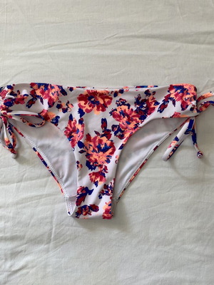 H&M floral bikini bottom like new, XS