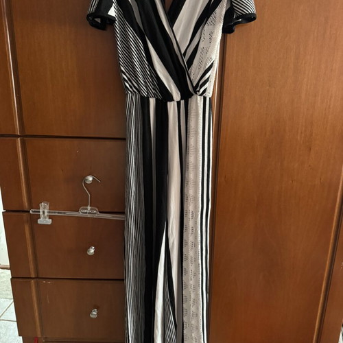 JusTop black and white jumpsuit like new with lace details, size M