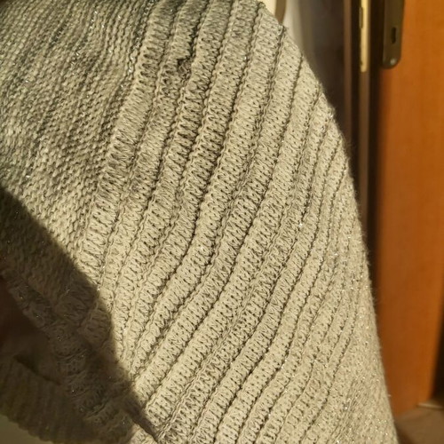 Turtleneck sweater like new, size large by Simple