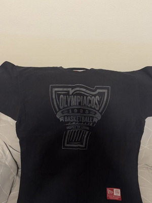 Olympiacos T-shirt like new, authentic
