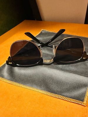 Sinsay sunglasses like new, black