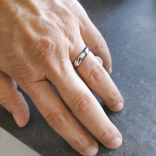 Titanium steel simple couple ring new, size 6