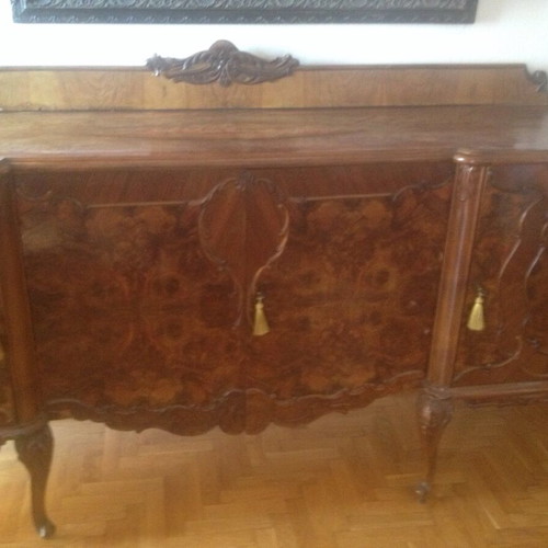Buffet, table and 6 chairs like new with rosewood veneer