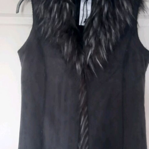DKNY sleeveless fur vest for girls like new, gray