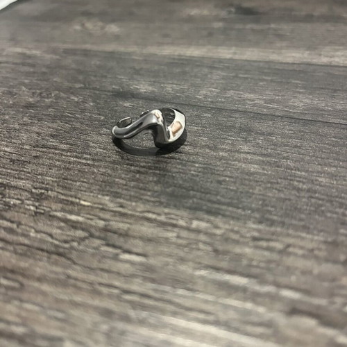 Silver ring like new in excellent condition