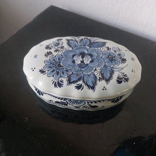 Vintage Dutch box from 1970 like new