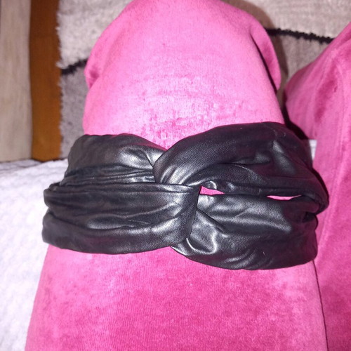Leather hairband like new