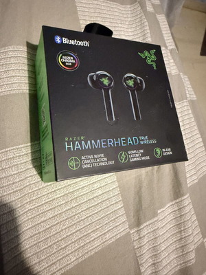 Razer Hammerhead 2nd Gen In-ear Bluetooth Handsfree earbuds new with sweat resistance and charging case