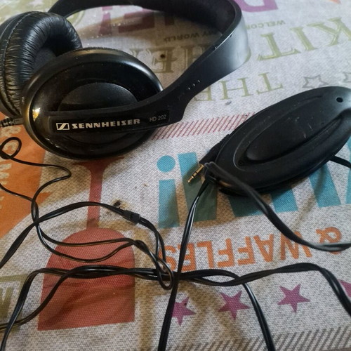 Headphones with long cable and cable case like new, wired