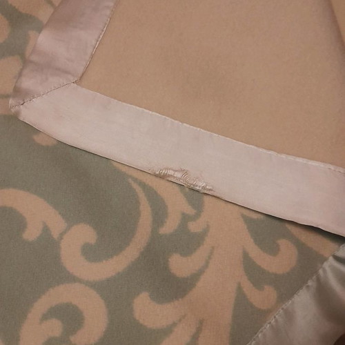 Bayer blanket used thin warm 1.5×2.00 green-cream