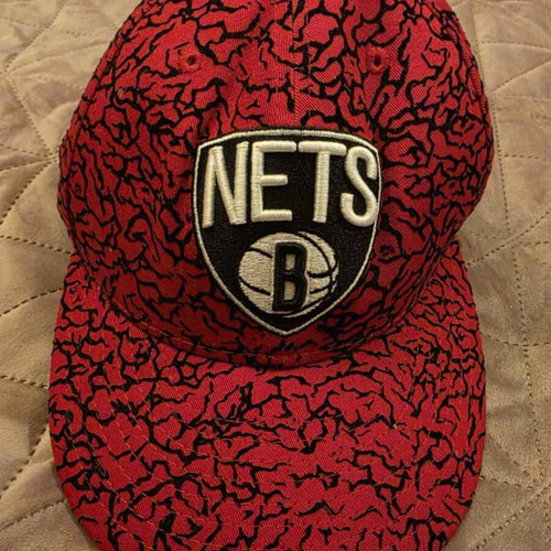 New Era Brooklyn Nets cap 6 7/8, limited cracked design, new