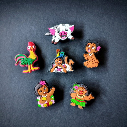 Moana (Vaiana) Crocs charms like new, multicolored